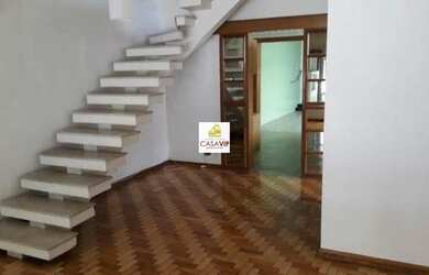 Imagem: A casa à venda possui 3 Dormitórios, 4 Banheiros, 2 Vagas