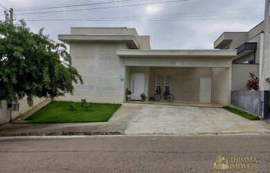 Imagem: A casa em condomínio possui 3 Dormitórios, 2 Banheiros, 4