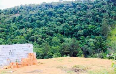 Imagem: O terreno possui 300m² de Área e está localizado em Parque