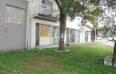 Imagem: O depósito possui 5 Vagas na garagem, 876m² de Área e está