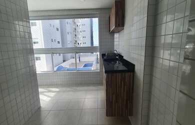 Imagem: O apartamento possui 3 Dormitórios, 1 Banheiro, 2 Vagas na