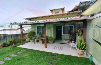 Imagem: A casa possui 2 Dormitórios, 3 Banheiros, 1 Vaga na garagem