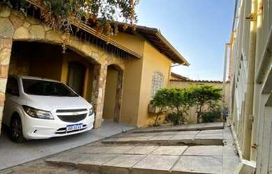 Imagem 2: Casa para venda possui 130 metros quadrados com 4 quartos em Novo Horizonte - Betim - Mina