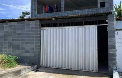 Imagem: A casa possui 5 Dormitórios, 3 Banheiros, 4 Vagas na garagem