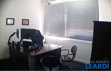 Imagem: O depósito possui 114m² de Área e está localizado em Centro