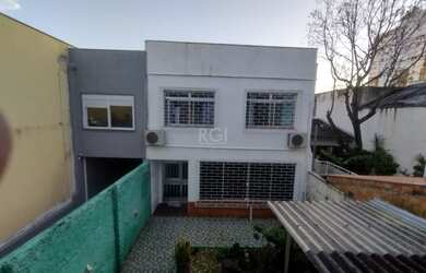 Imagem 14: São duas casas de 02 dormitórios com 03 vagas no Bairro Santana