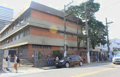 Imagem 1: Imóvel corporativo para aluguel e venda tem 2737 metros quadrados