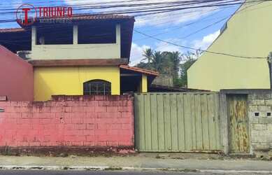 Imagem: A casa possui 3 Dormitórios, 3 Banheiros, 4 Vagas na garagem