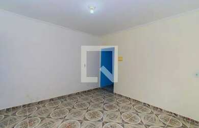 Imagem: A casa possui 2 Dormitórios, 1 Banheiro, 2 Vagas na garagem