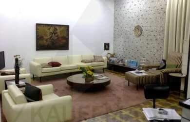 Imagem: O depósito possui 3 Vagas na garagem, 462m² de Área e está