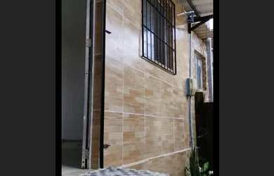 Imagem: A casa possui 2 Dormitórios, 1 Banheiro e está localizado