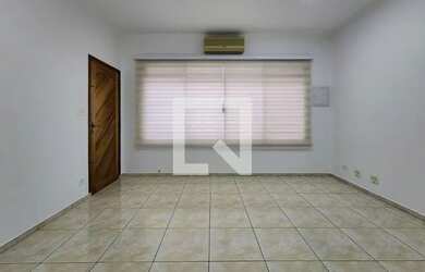 Imagem: A casa possui 4 Dormitórios, 4 Banheiros, 3 Vagas na garagem