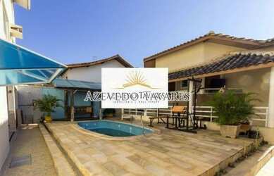 Imagem: A casa possui 4 Dormitórios, 3 Banheiros, 3 Vagas na garagem