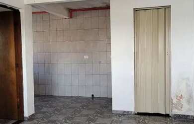 Imagem: A casa possui 1 Dormitório, 1 Banheiro e 60m² de Área e está