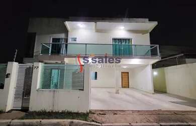 Imagem: A casa em condomínio possui 4 Dormitórios, 4 Banheiros, 4