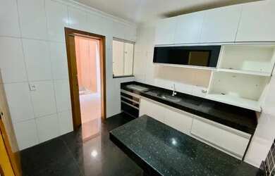 Imagem 11: Casa de 3 quartos com suíte e closet no bairro Cabral