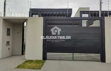 Imagem: A casa possui 2 Dormitórios, 2 Banheiros, 2 Vagas na garagem