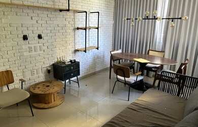 Imagem: O apartamento possui 2 Dormitórios, 2 Banheiros, 1 Vaga na