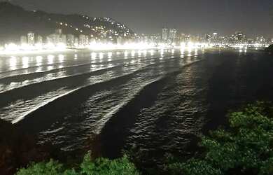 Imagem 1: Paraíso na Ilha Porchat. Vista para o mar, Guarda roupa, 55m² de Áreae2...