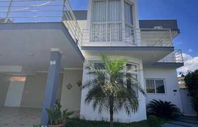 Imagem: A casa em condomínio possui 5 Dormitórios, 5 Banheiros, 4