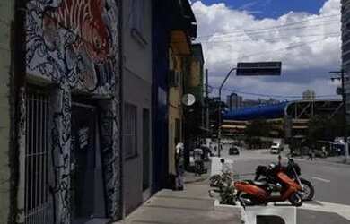 Imagem: A casa possui 1 Dormitório, 2 Banheiros, 1 Vaga na garagem