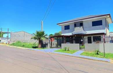 Imagem: A casa possui 3 Dormitórios, 3 Banheiros, 152m² de Área e