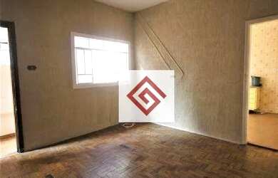 Imagem: A casa possui 2 Dormitórios, 1 Banheiro, 2 Vagas na garagem