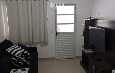 Imagem: A casa possui 2 Dormitórios, 1 Banheiro, 1 Vaga na garagem