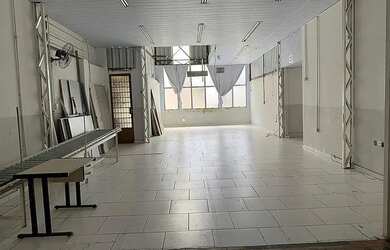 Imagem: O depósito possui 221m² de Área e está localizado em Centro