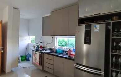 Imagem: A casa possui 3 Dormitórios, 1 Banheiro, 1 Vaga na garagem