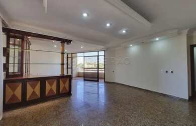 Imagem: O apartamento possui 4 Dormitórios, 3 Banheiros, 1 Vaga na