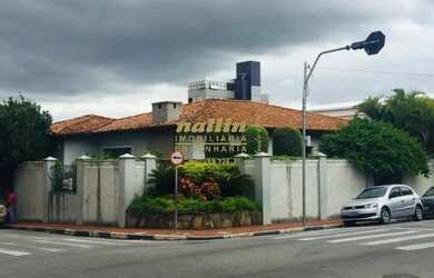 Imagem: A casa à venda possui 5 Dormitórios, 5 Banheiros, 5 Vagas