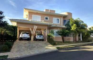 Imagem: A casa em condomínio possui 3 Dormitórios, 4 Banheiros, 4