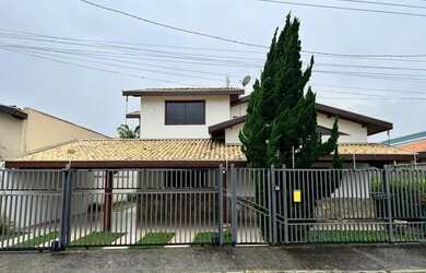 Imagem: A casa em condomínio possui 2 Dormitórios, 3 Banheiros, 3