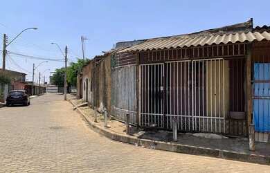 Imagem 6: URGENTE ATENÇÃO INVESTIDOR Lote com três casas Esquinão 187m² Escriturado...