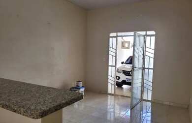 Imagem: O apartamento possui 2 Dormitórios, 1 Banheiro e 1 Vaga na