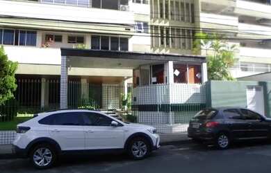 Imagem: O apartamento possui 4 Dormitórios, 2 Banheiros, 220m² de