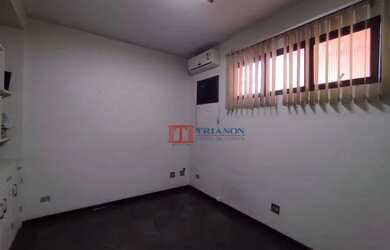 Imagem: O depósito possui 2 Vagas na garagem, 35m² de Área e está