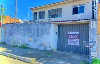Imagem: A casa possui 5 Dormitórios, 4 Banheiros, 3 Vagas na garagem