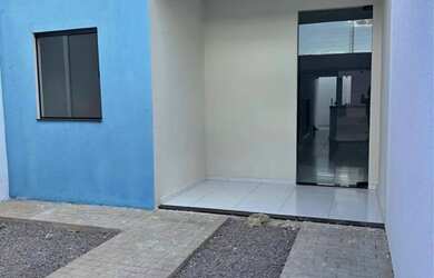 Imagem: A casa possui 2 Dormitórios, 1 Banheiro, 1 Vaga na garagem