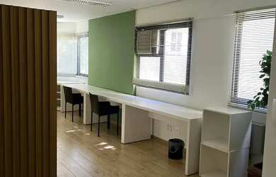 Imagem: O depósito possui 2 Vagas na garagem, 74m² de Área e está