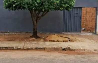 Imagem: A casa possui 3 Dormitórios, 1 Banheiro e está localizado