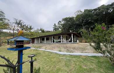 Imagem: A pousada chalé possui 2 Dormitórios, Acomodam 4 pessoas