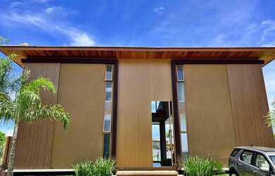 Imagem: A casa em condomínio possui 5 Dormitórios, 5 Banheiros, 5