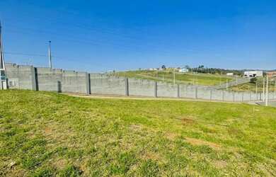 Imagem: O terreno possui 260m² de Área e está localizado em Loteamento