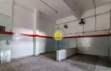 Imagem: O depósito possui 5 Vagas na garagem, 748m² de Área e está