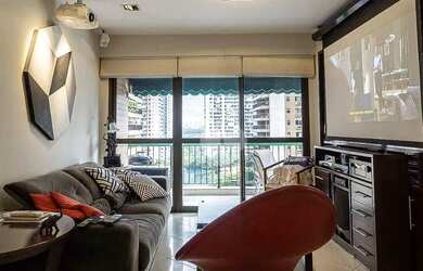 Imagem: O apartamento possui 2 Dormitórios, 1 Banheiro, 1 Vaga na garagem