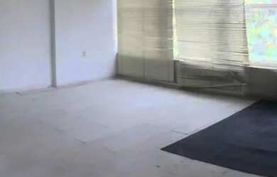 Imagem: O depósito possui 2 Vagas na garagem, 160m² de Área e está