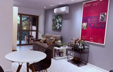 Imagem: O studio possui 2 Dormitórios, 2 Banheiros, 1 Vaga na garagem