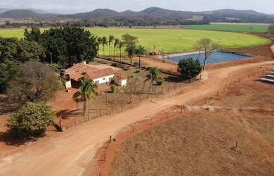 Imagem 3: Fazenda com pivô em Unaí em Minas Gerais, à venda com 125ha